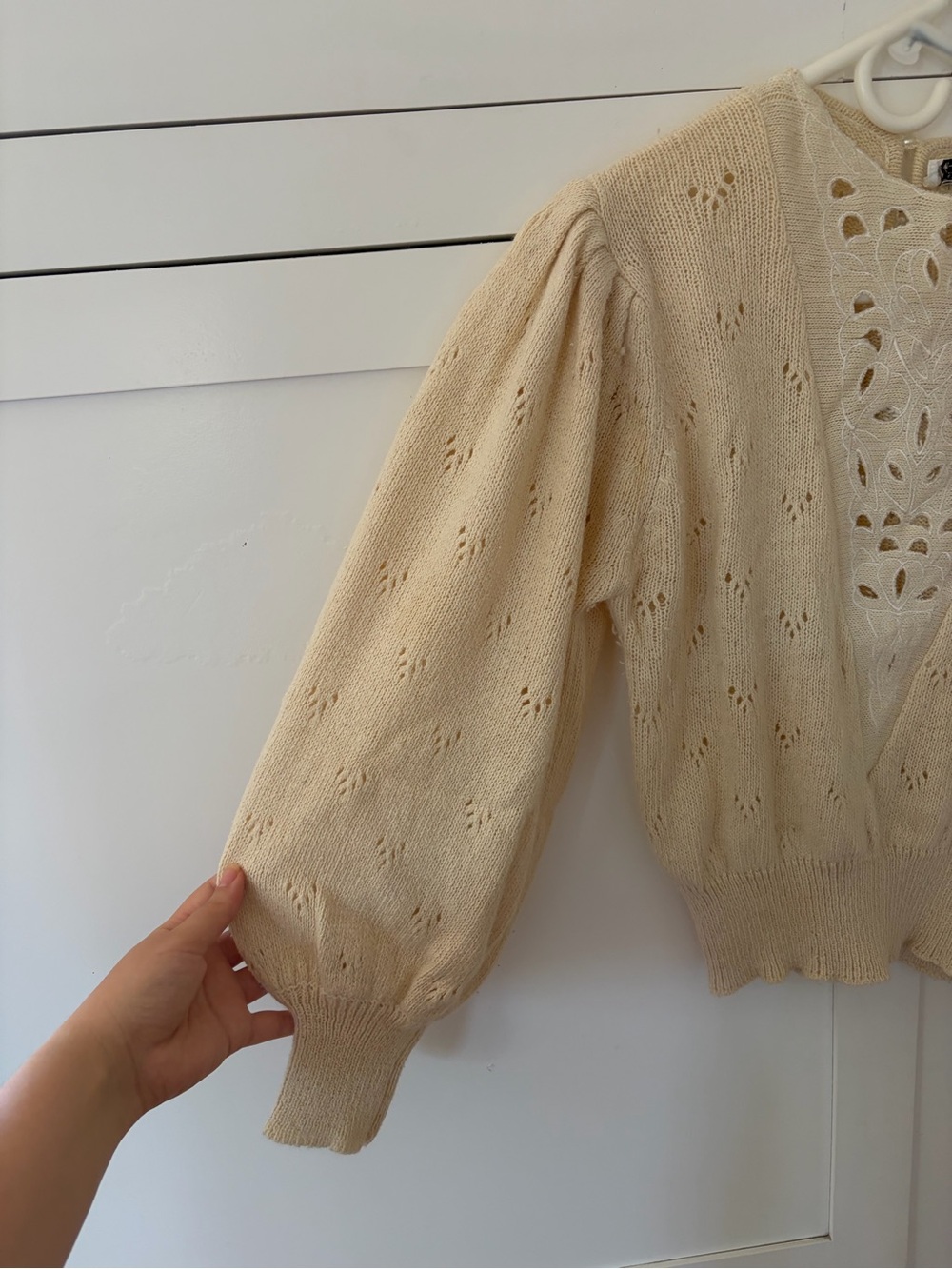 Vintage Bonnie & Bill NY Cream Pointelle Floral Puff Sleeve Sweater Size Large - Picture 9 of 10